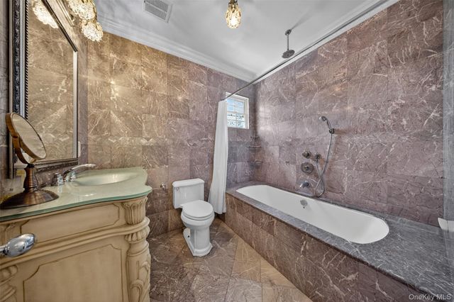 3215 Murray Lane, Flushing, NY 11354