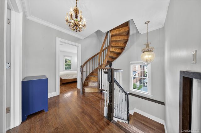 3215 Murray Lane, Flushing, NY 11354