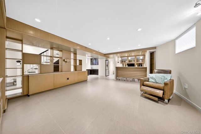 3215 Murray Lane, Flushing, NY 11354
