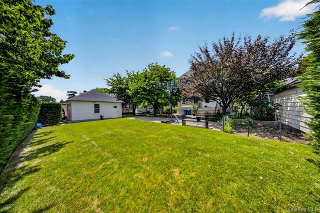3215 Murray Lane, Flushing, NY 11354
