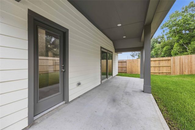 2902 River Juniper Lane, Crosby, TX 77532