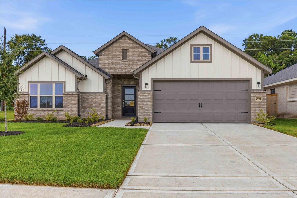 2902 River Juniper Lane, Crosby, TX 77532