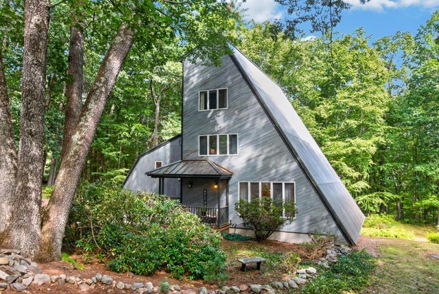 14 Pine Knoll Drive, Atkinson, NH 03811
