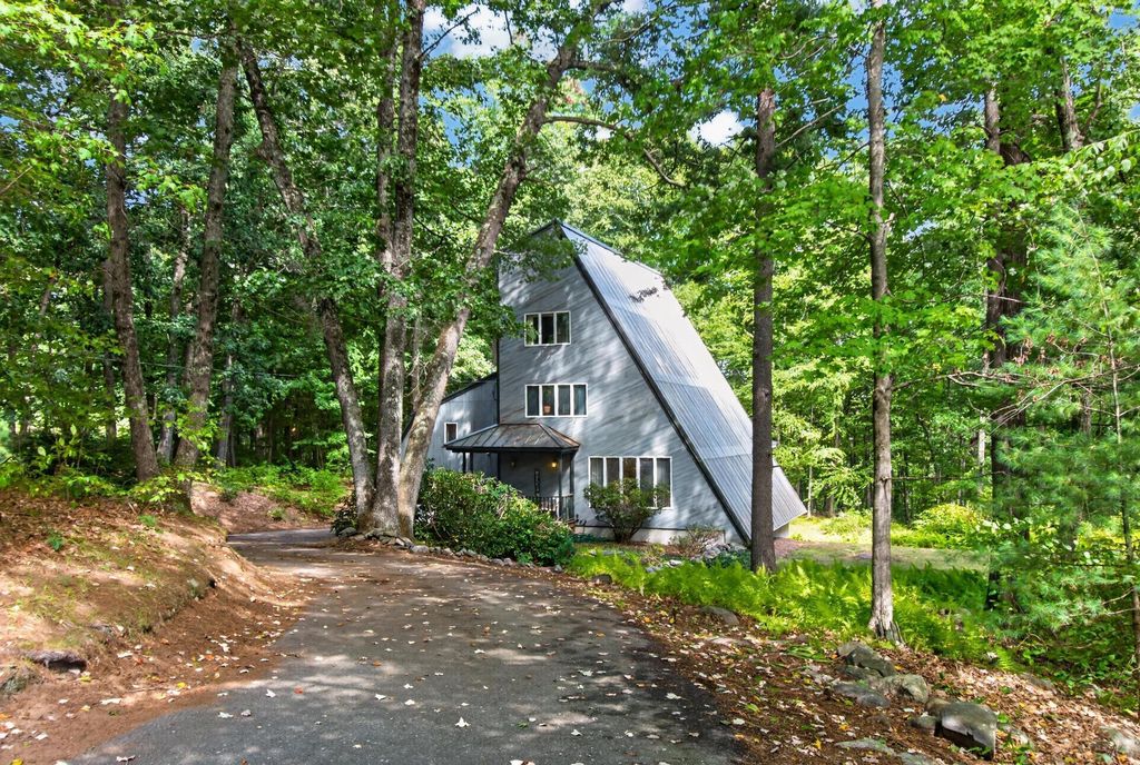 14 Pine Knoll Drive, Atkinson, NH 03811