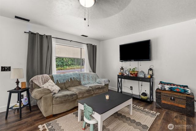 174 Skinner Road, Chehalis, WA 98532