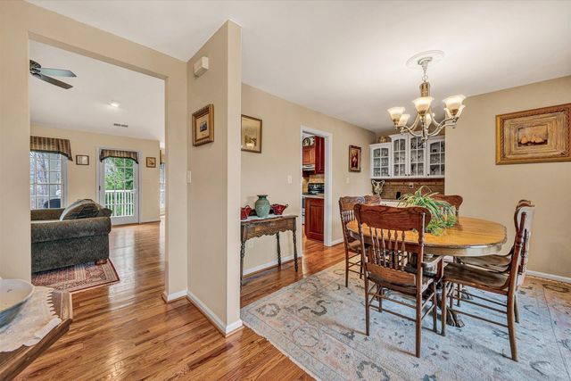 20 South Pointe LN, Moneta, VA 24121