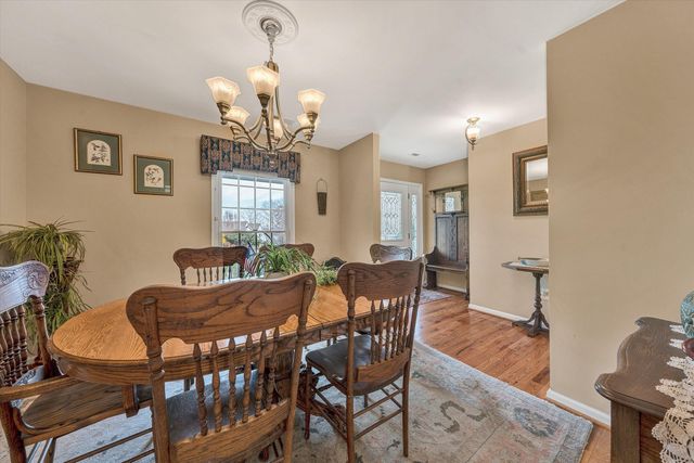 20 South Pointe LN, Moneta, VA 24121