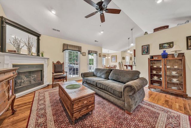 20 South Pointe LN, Moneta, VA 24121