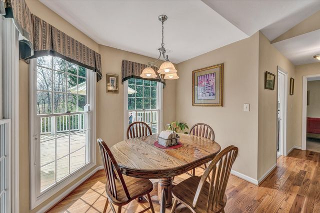 20 South Pointe LN, Moneta, VA 24121