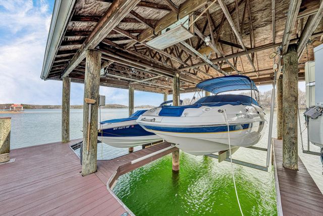 20 South Pointe LN, Moneta, VA 24121