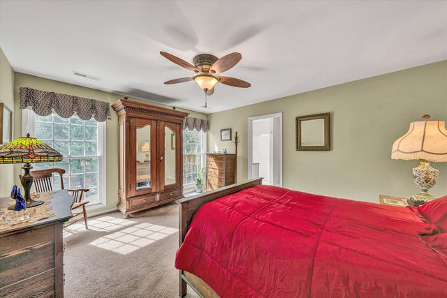 20 South Pointe LN, Moneta, VA 24121