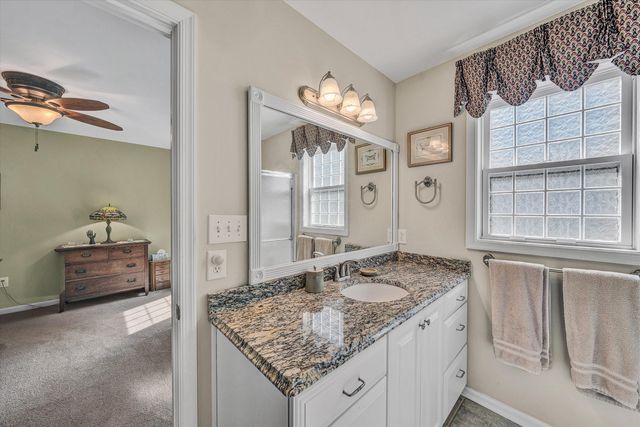 20 South Pointe LN, Moneta, VA 24121