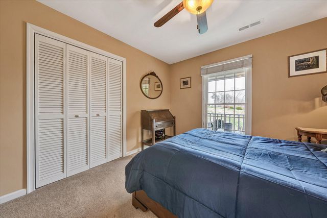 20 South Pointe LN, Moneta, VA 24121