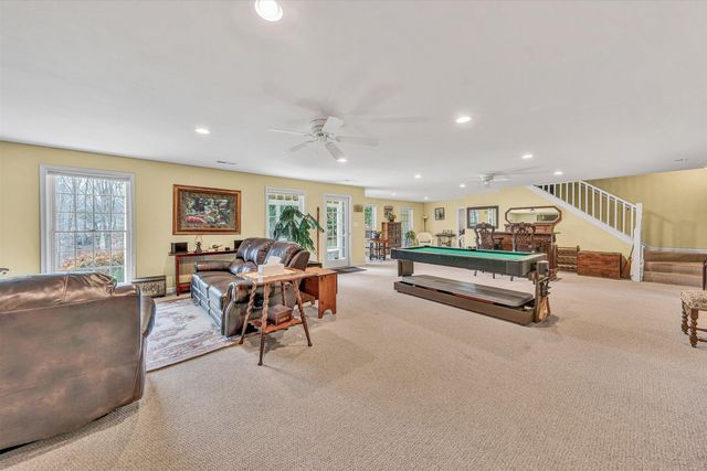 20 South Pointe LN, Moneta, VA 24121