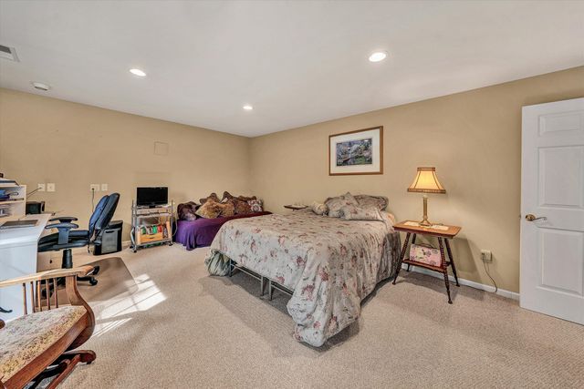 20 South Pointe LN, Moneta, VA 24121