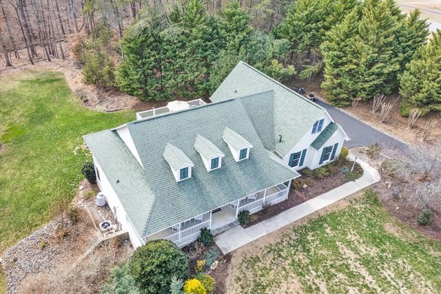 20 South Pointe LN, Moneta, VA 24121