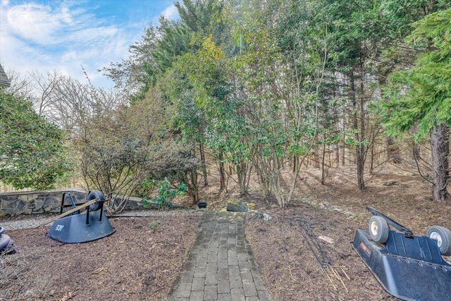 20 South Pointe LN, Moneta, VA 24121