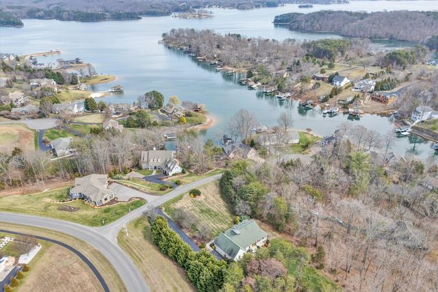 20 South Pointe LN, Moneta, VA 24121