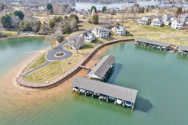 20 South Pointe LN, Moneta, VA 24121