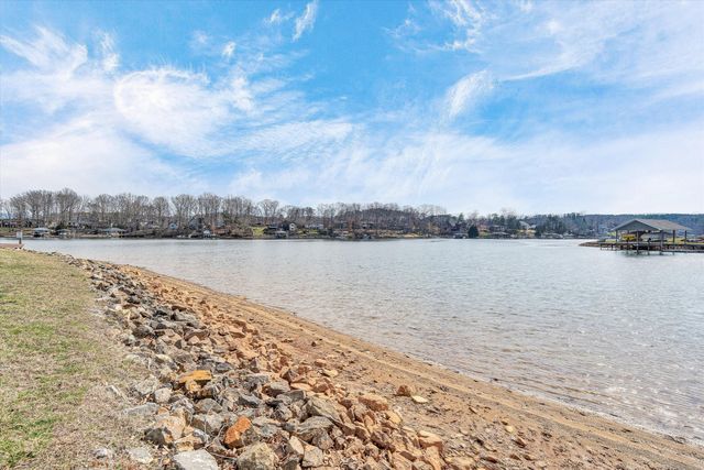 20 South Pointe LN, Moneta, VA 24121