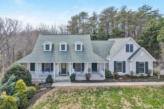 20 South Pointe LN, Moneta, VA 24121