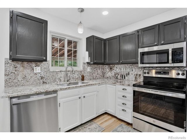 1027 Cottonwood Drive, Windsor, CO 80550