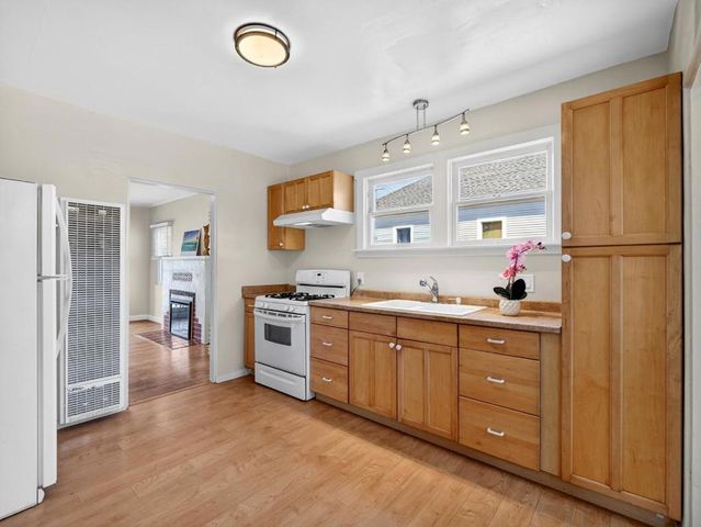 620 Sumner, Santa Cruz, CA 95062