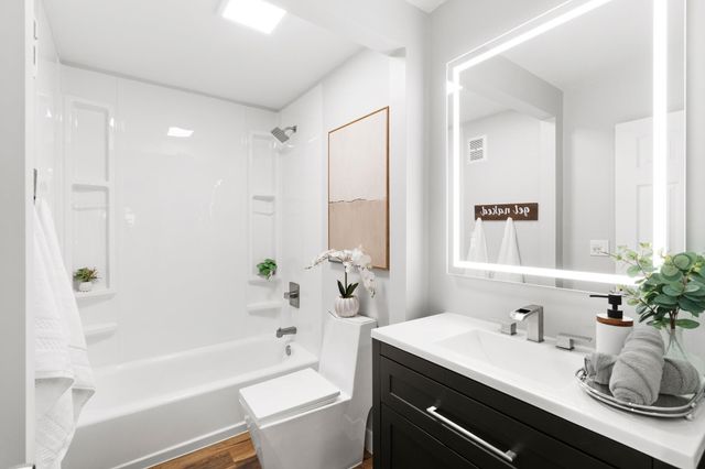 1305 Webster St C102, Alameda, CA 94501