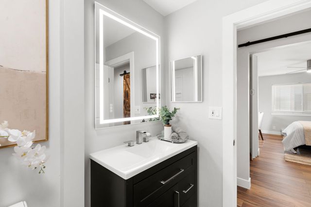 1305 Webster St C102, Alameda, CA 94501