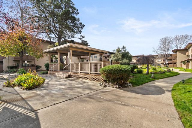 1305 Webster St C102, Alameda, CA 94501