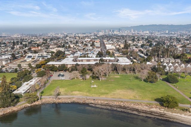 1305 Webster St C102, Alameda, CA 94501