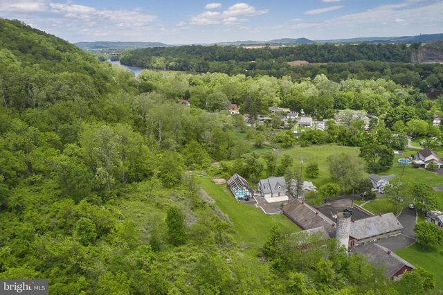 75 BROWNS DRIVE, Easton, PA 18042