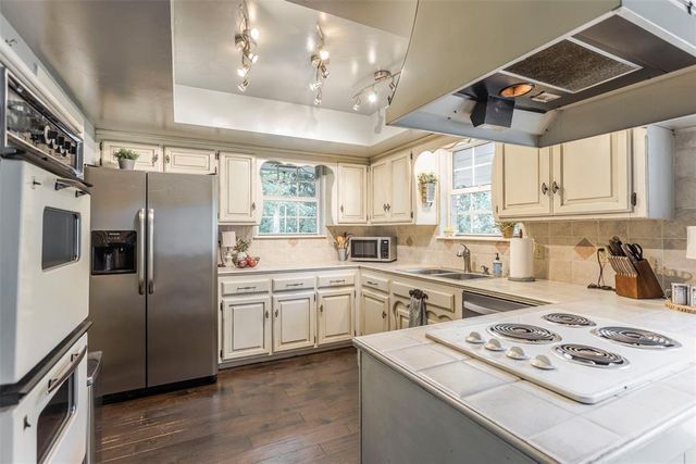612 Timber Ridge Road, Edmond, OK 73034