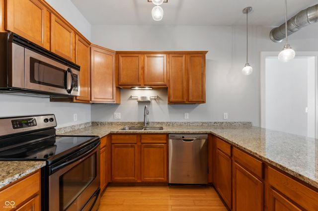 721 E North Street APT 1C, Indianapolis, IN 46202