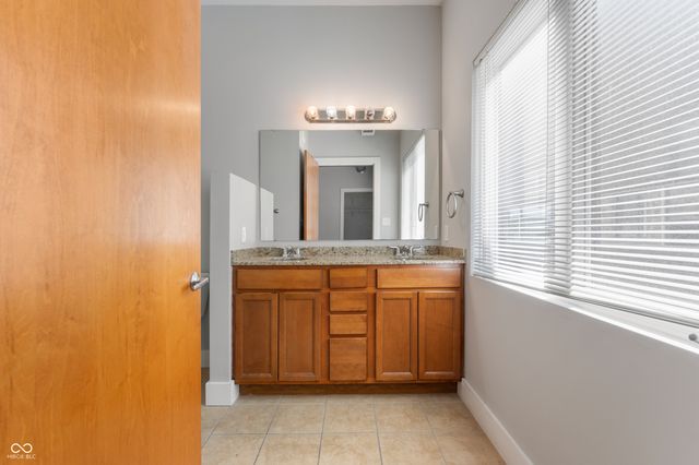 721 E North Street APT 1C, Indianapolis, IN 46202