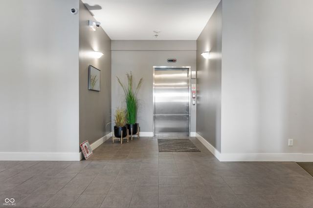 721 E North Street APT 1C, Indianapolis, IN 46202