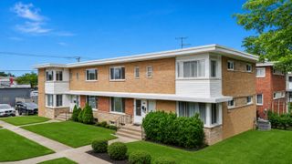 4864 Carol Street B, Skokie, IL 60077