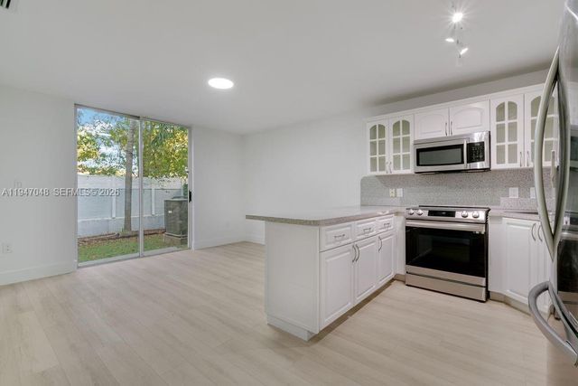 8725 SW 158th Pl, Miami, FL 33193