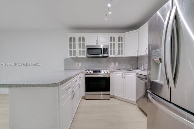 8725 SW 158th Pl, Miami, FL 33193