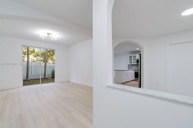 8725 SW 158th Pl, Miami, FL 33193