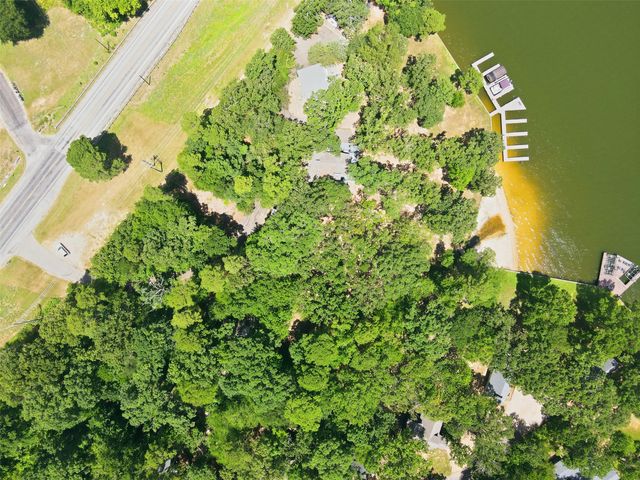 104 E Barker Creek Drive, Scroggins, TX 75480