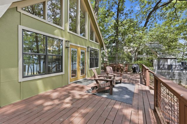 104 E Barker Creek Drive, Scroggins, TX 75480