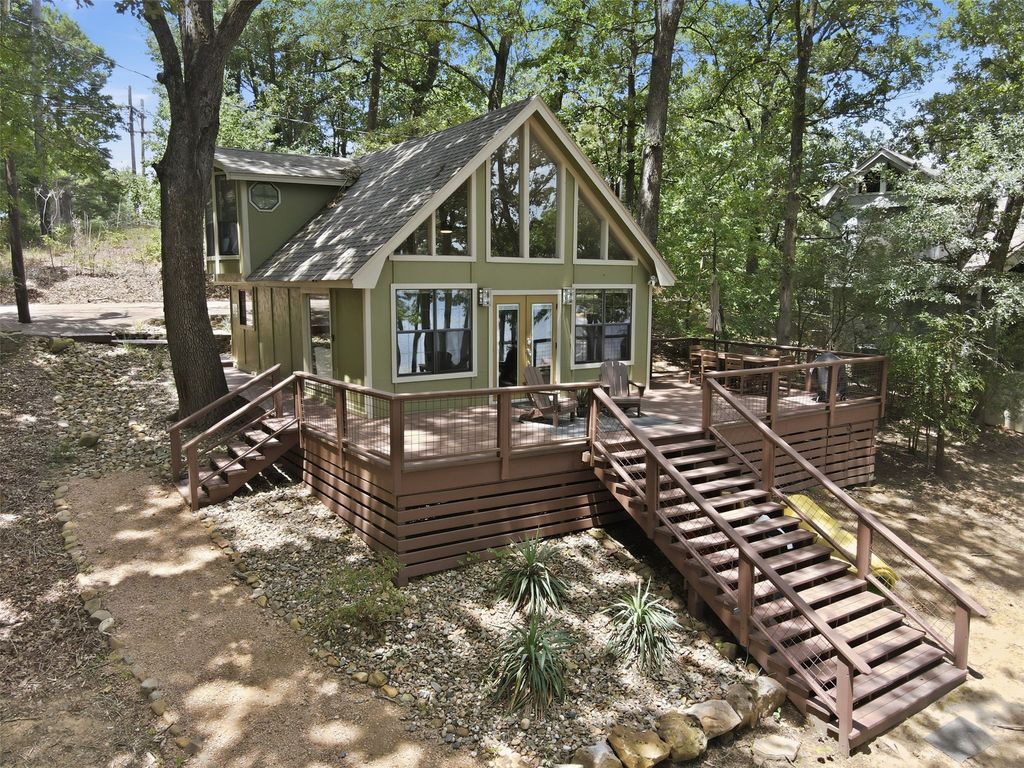 104 E Barker Creek Drive, Scroggins, TX 75480