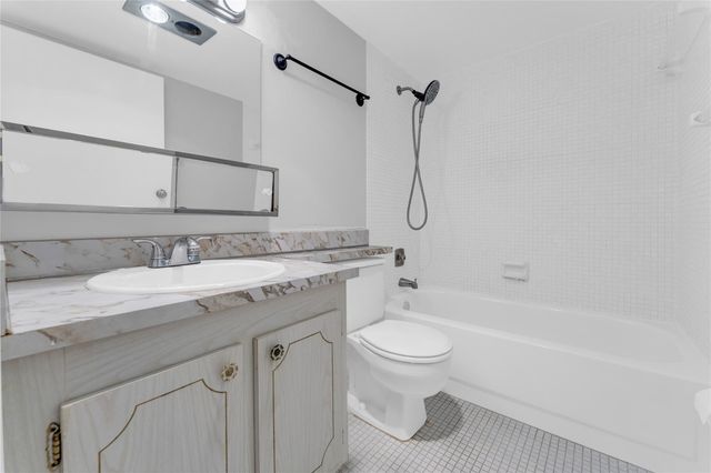 300 Village Green Circle 210, Palm Springs, FL 33461