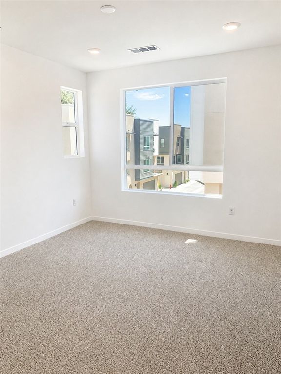 Image 15 of property listing at 9425 1/2 N. Sepulveda Blvd. 1, North Hills, CA 91343