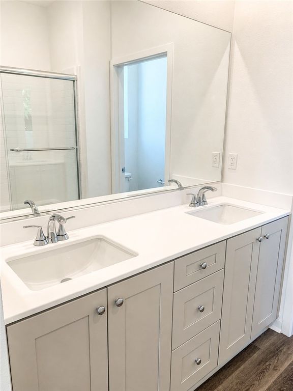 Image 16 of property listing at 9425 1/2 N. Sepulveda Blvd. 1, North Hills, CA 91343