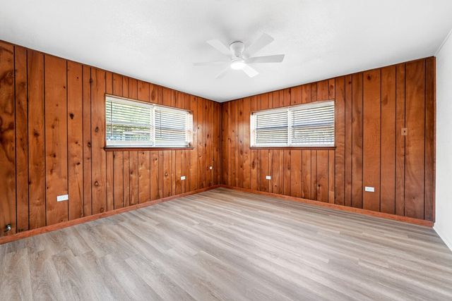 9458 Lakeland Loop, Quinlan, TX 75474