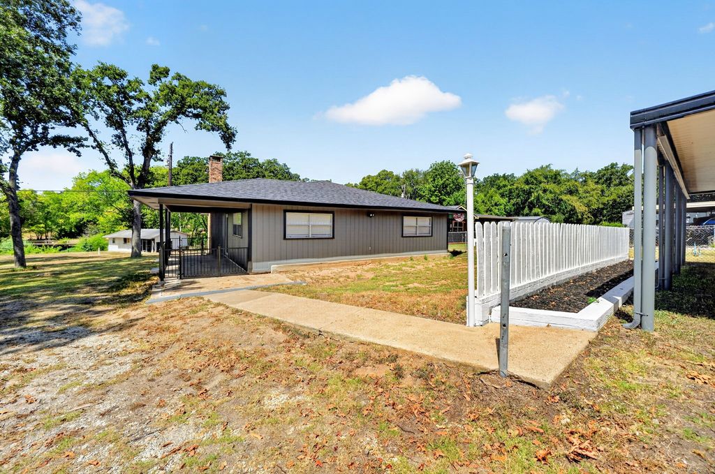 9458 Lakeland Loop, Quinlan, TX 75474