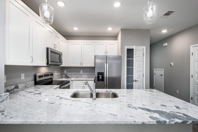 965 Skylark Road, Mary Esther, FL 32569