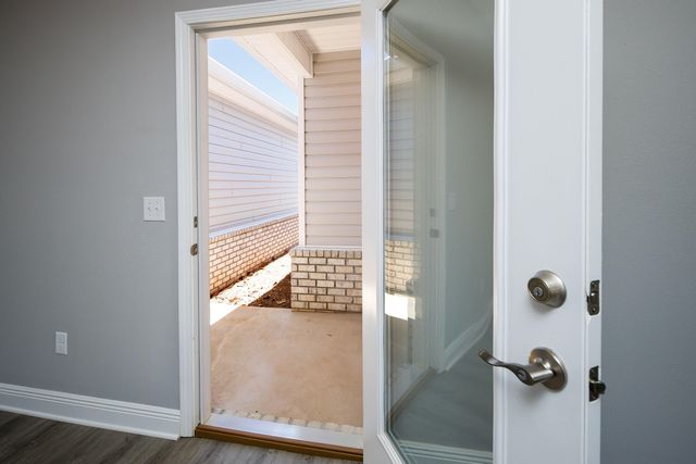 965 Skylark Road, Mary Esther, FL 32569